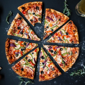 Voici la meilleure façon de réchauffer une part de pizza (et non, ce n'est pas au four !)
