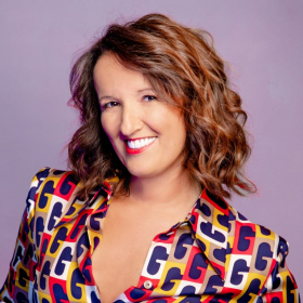 "1 500 euros !", "Elle m'a fait la gueule" : Anne Roumanoff raconte la colère inattendue de Bernadette Chirac