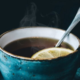 L'énorme avantage de boire une tasse de thé plutôt que du café