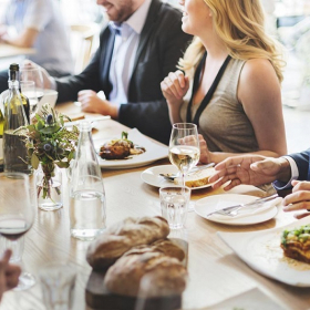 Méfiez-vous ! On a tendance à manger plus dans les restos à l'ambiance tamisée