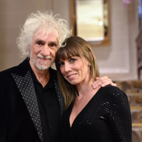 Louis Bertignac : sa compagne Laetitia s’affiche en bikini, leur couple fait sensation