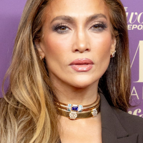 Jennifer Lopez : pourquoi son astuce sourcils donne un coup de frais immédiat au regard