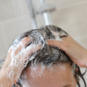 Shampoing : pourquoi il vaut mieux éviter les silicones