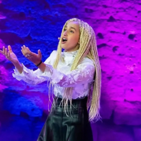 Eurovision 2026 : qui est Monroe, la chanteuse de 17 ans qui portera les couleurs de la France ?