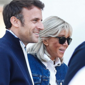 Emmanuel et Brigitte Macron se dévoilent en maillot de bain, les photos enflamment les réseaux