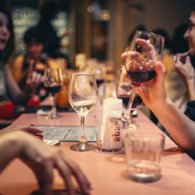 3 conseils malins pour organiser une fête d’anniversaire dans un bar ou un resto