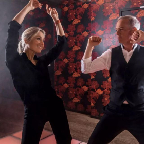 Julien Arnaud viré de France 2 : sa danse complice avec Anne-Sophie Lapix pour son dernier 20h