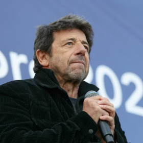 Patrick Bruel et Flavie Flament : pourquoi la différence d’âge et la notoriété sont au cœur des réactions