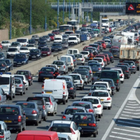 Week-end de la Pentecôte 2025 : les heures à éviter pour ne pas finir coincé dans les bouchons