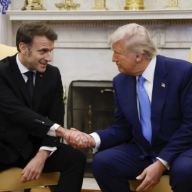« Macron veut que tu arrêtes » : Candace Owens révèle une conversation surprenante avec Donald Trump
