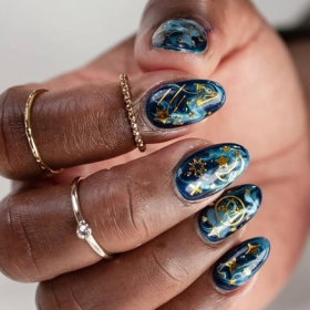 15 nail arts célestes pour des ongles étoilés