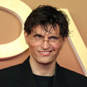Raphaël Quenard dénonce la glottophobie : “À cause de mon accent, on me prend pour un drogué”