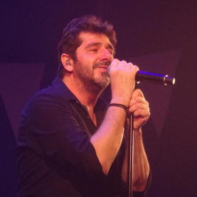 Patrick Fiori héros d’un soir : il secourt une automobiliste en détresse en pleine nuit en Corse