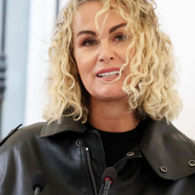 Laeticia Hallyday plus proche que jamais de sa demi-sœur Alcéa : cette relation qui évolue loin des projecteurs