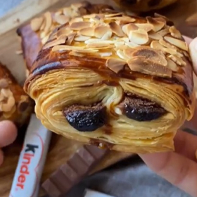 Pain au chocolat au KINDER : la recette facile, rapide et délicieuse