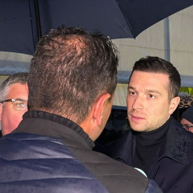 Agression contre Jordan Bardella : pourquoi ce geste peut coûter très cher à son auteur