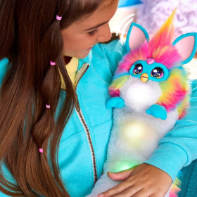 DJ Furby : la peluche musicale et lumineuse que les enfants vont adorer à Noël
