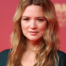 Virginie Efira : comment un film à petit budget lui a finalement rapporté plus qu’une superproduction