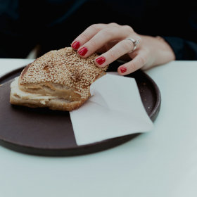 Manger plus serait LE secret pour perdre plus de poids... à condition de faire ça