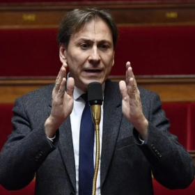 « Les marchés financiers ont besoin d'un pays qui tourne correctement » : le contre-budget du PS dévoilé