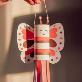 DIY : l'activité toute mignonne pour réaliser un papillon coloré avec les enfants