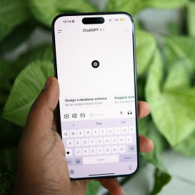OpenAI assouplit ses règles : les conversations érotiques bientôt autorisées pour les adultes sur ChatGPT