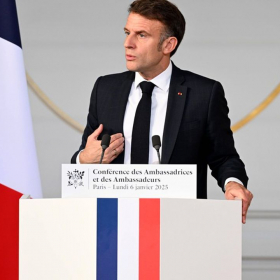 Cette question posée à Emmanuel Macron en son absence qui a installé un malaise sur le plateau