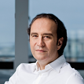 Xavier Niel et les timbres rares : comment une passion commune a conduit à une condamnation à 1,3 million d’euros
