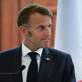 Emmanuel Macron “toujours en retard” : cette habitude qui exaspère ses ministres