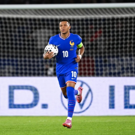 « Je ne conseillerais jamais à mon enfant de mettre les pieds dans le monde du foot » : Kylian Mbappé désabusé malgré ses succès