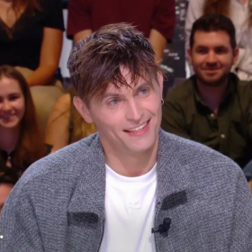 "Mais tu comptes développer sur tout ?" : ce moment de gêne entre Yann Barthès et Raphaël Quenard qui a marqué Quotidien