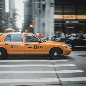 En 2026, les taxis sans chauffeur débarquent en Europe : faut-il s’en réjouir ?