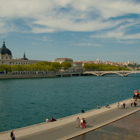 L’accès nocturne aux plans d'eau autorisé à Lyon pour lutter contre la canicule