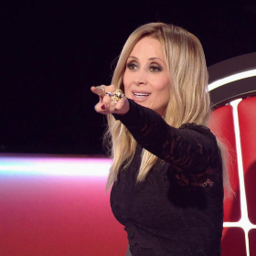 Enfoirés 2026 : Lara Fabian bouleverse les répétitions en venant au secours de Marine de la Star Academy