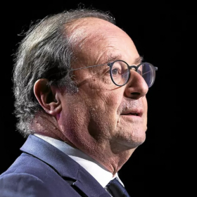 « Ça m’a privé… » : ce regret inattendu de François Hollande après un dîner qu’il n’a pas touché