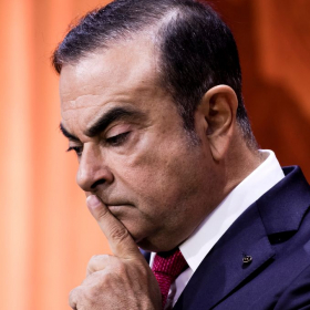 "Vous l'avez payée pour quoi Rachida Dati ?" : Carlos Ghosn recadre Marc-Olivier Fogiel en direct