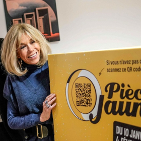 Brigitte Macron réapparaît après la polémique : cette scène inattendue avec les enfants fait beaucoup parler