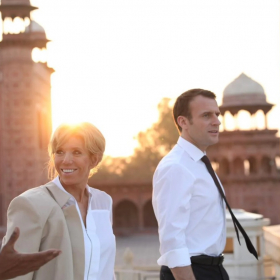 “L’amour est imprévisible” : en pleine tournée en Inde, Emmanuel Macron surprend avec une déclaration d'amour bouleversante à Brigitte