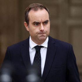 Suspension de la réforme des retraites : le RN et le PS mettent la pression sur Sébastien Lecornu