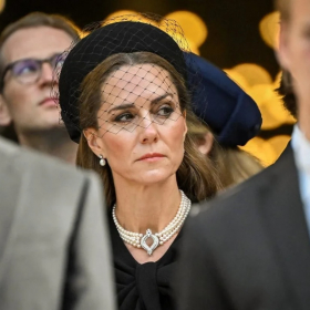 Pourquoi Kate Middleton attire autant l’attention avec sa robe symbolique aux obsèques de la duchesse de Kent