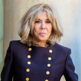 Brigitte Macron : son secret pour une coiffure toujours impeccable à 72 ans