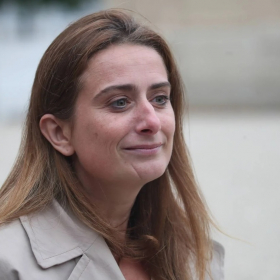 "Un désastre" : Marine Tondelier officialise sa candidature à la présidentielle et cette grave erreur de communication provoque déjà la polémique
