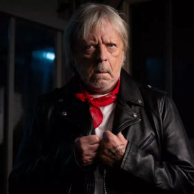 "J'ai beaucoup de mal…" : Renaud face à un défi inattendu, voici ce qui bloque son nouvel album