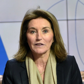 "Mon ex-mari doit être libéré" : en pleine conférence, Cécilia Attias défend Nicolas Sarkozy et dénonce une "justice de vengeance"