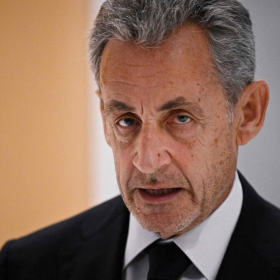 « Un buste de Verlaine offert pour 3 500 euros » : pourquoi ce choix intrigue autant autour de Nicolas Sarkozy