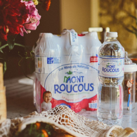 Pénurie d’eau Mont Roucous : voilà pourquoi les bouteilles sont introuvables dans de nombreux magasins