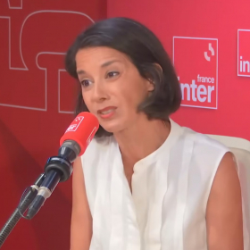 “Ta responsabilité est engagée” : Sophia Aram charge Nagui dans une lettre qui fait trembler France Inter