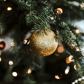 Horoscope vendredi 19 décembre 2025 pour chaque signe astrologique : voici ce que les astres vous réservent aujourd’hui