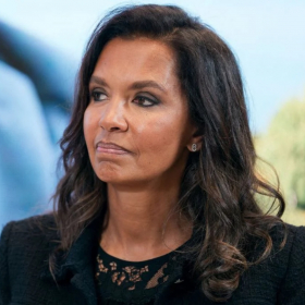 Avant de s'afficher devant les caméras, Karine Le Marchand s’impose une règle impitoyable