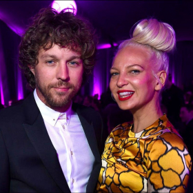 Divorce explosif : Sia et son ex-mari se livrent une guerre judiciaire féroce pour la garde de leur fils sur fond d'accusations très graves